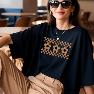 Checkerboard Retro Daisy ( Distressed Effect ) - Oversized T-Shirt